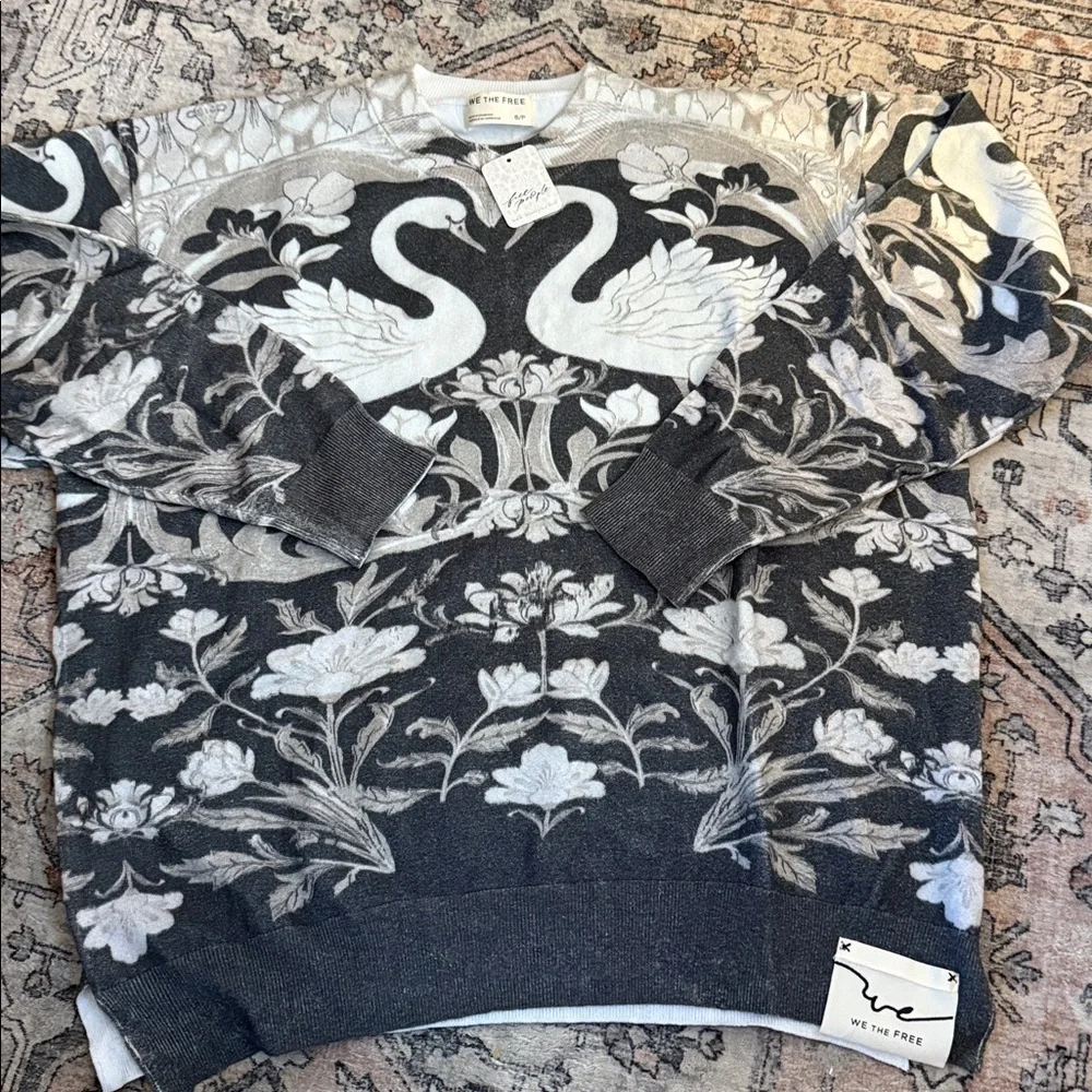 Free People We the Free Nouvelle Patterned Pullover- Washed Black Combo-Swan - Picture 6 of 7